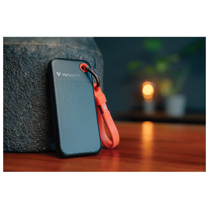 Hard disk eksterni džepni  SSD 1TB 3.2 Gen2 USB-C  Verbatim 32192 blister crno crveni Cijena